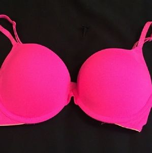 32D Victoria Secret Push Up Bra